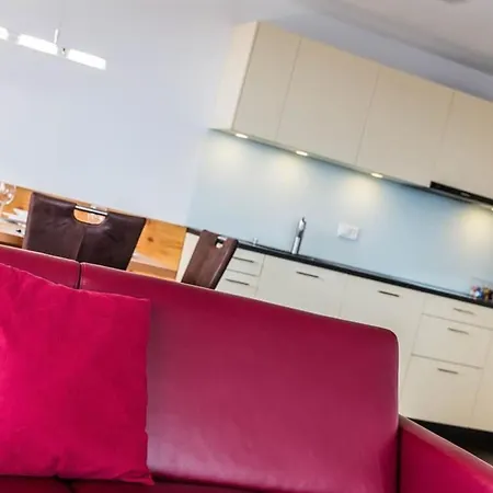 公寓 Apartmenthaus Riederhoru A 1- Og Ost By Interhome