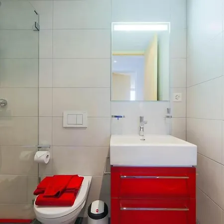 Apartmenthaus Riederhoru A 1- Og Ost By Interhome 公寓