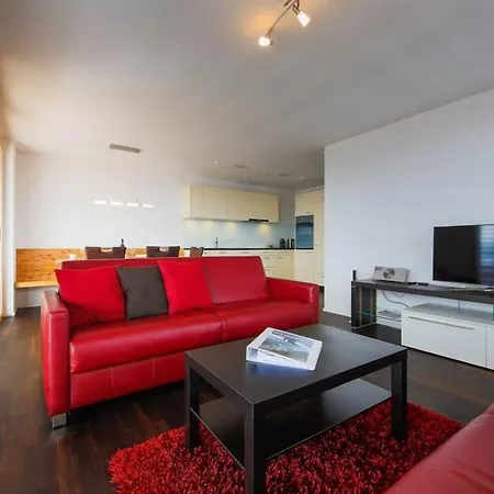 Apartmenthaus Riederhoru A 1- Og Ost By Interhome 公寓